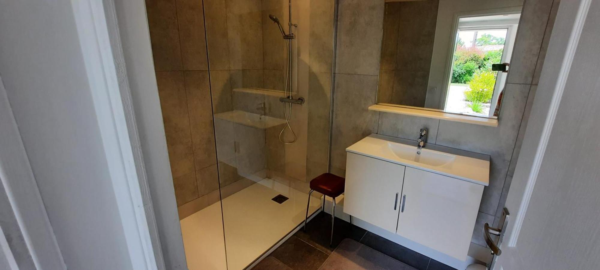 Gite 4 Personnes Avec Piscine Entre Saintes Et Royan Balanzac Exterior photo